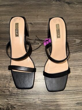 Strap Square-Toe Slide Sandals in Black
